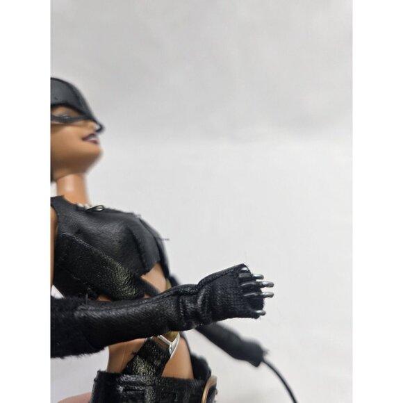 Barbie DC Comics Halle Berry Catwoman Fashion Doll - Picture 7 of 11